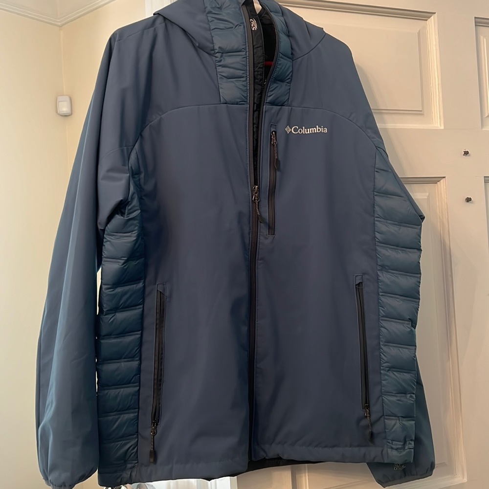NWOT Columbia hooded Coat (sorry not sure the actual style name)!